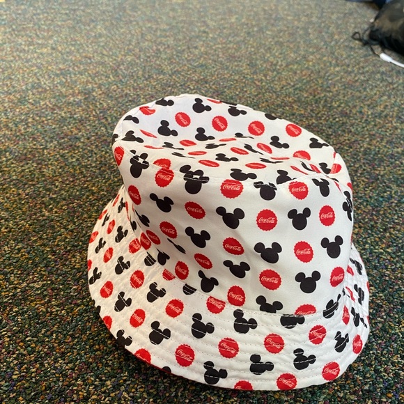 Coca-Cola/ Disney reversible bucket hat - Picture 2 of 6